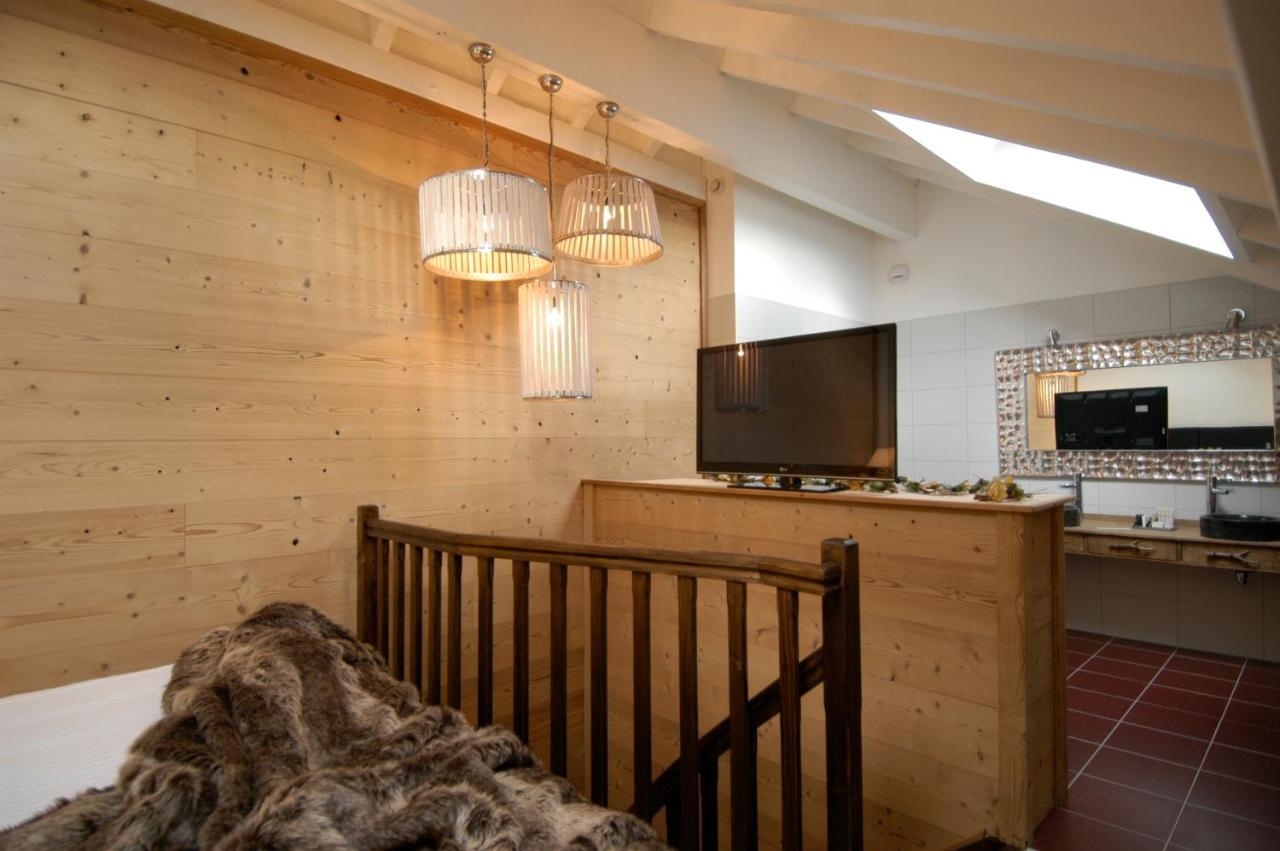 Auberge De Maison Rouge Vetraz-Monthoux Phòng bức ảnh