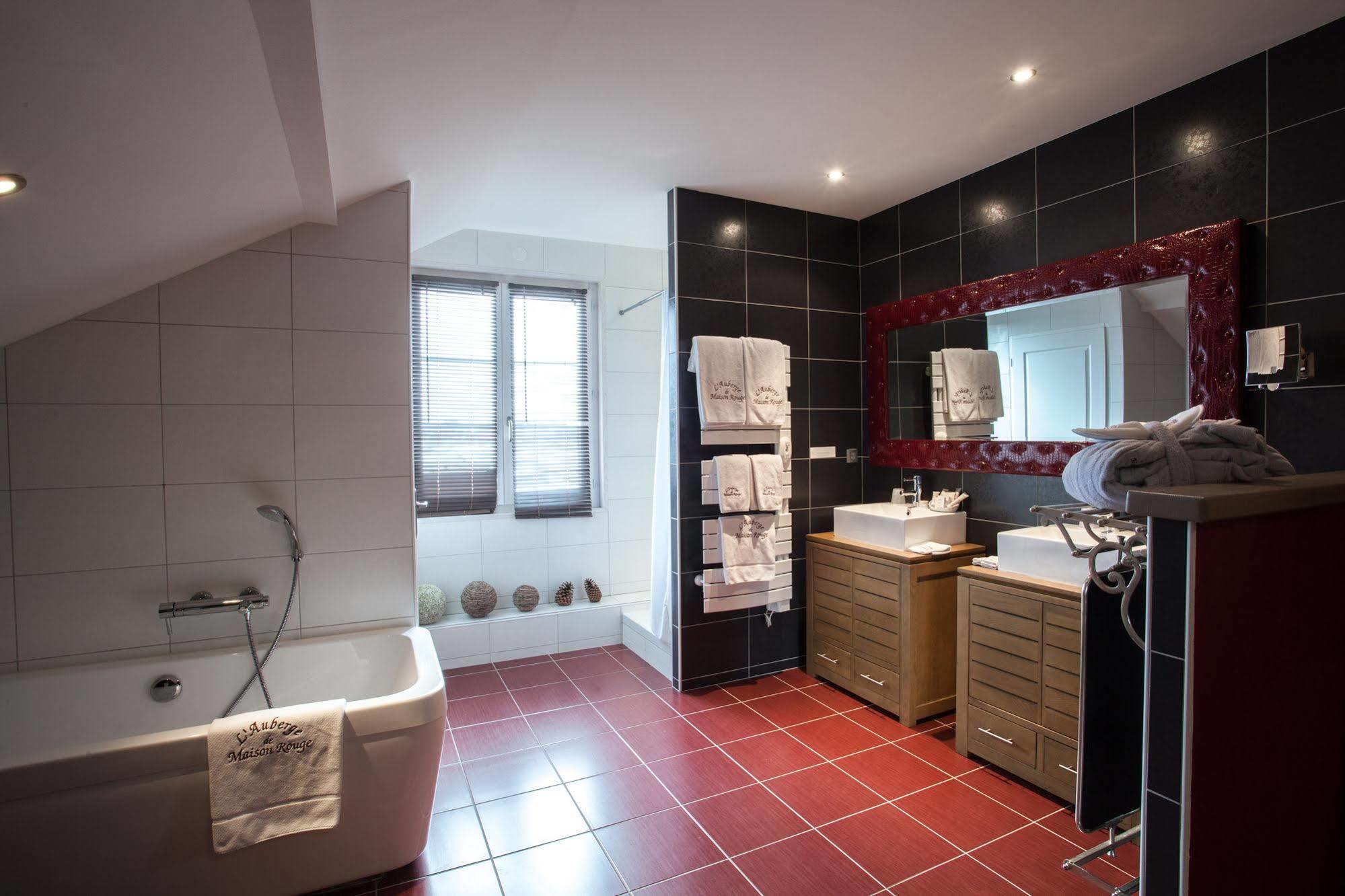 Auberge De Maison Rouge Vetraz-Monthoux Ngoại thất bức ảnh
